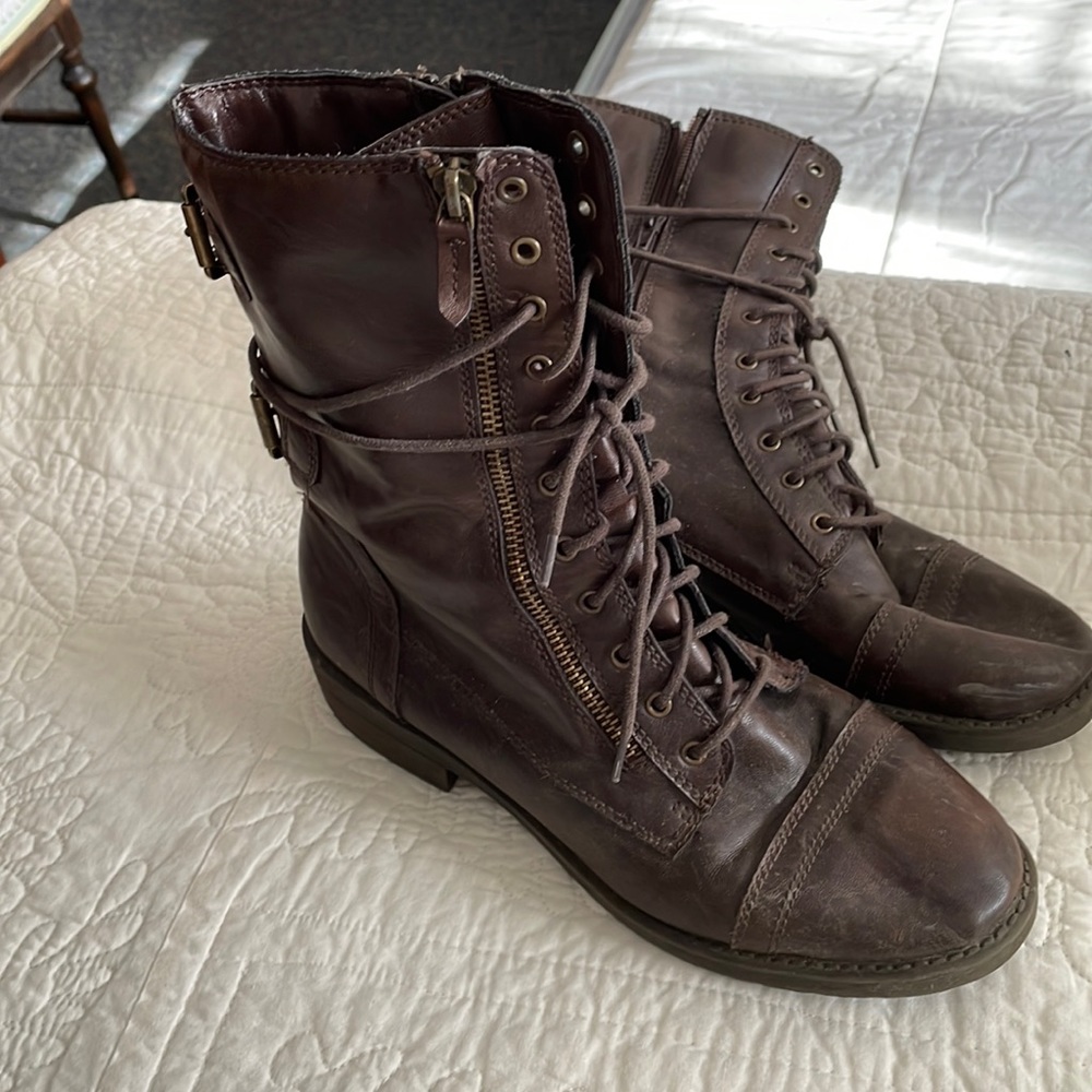 White mountain combat boots